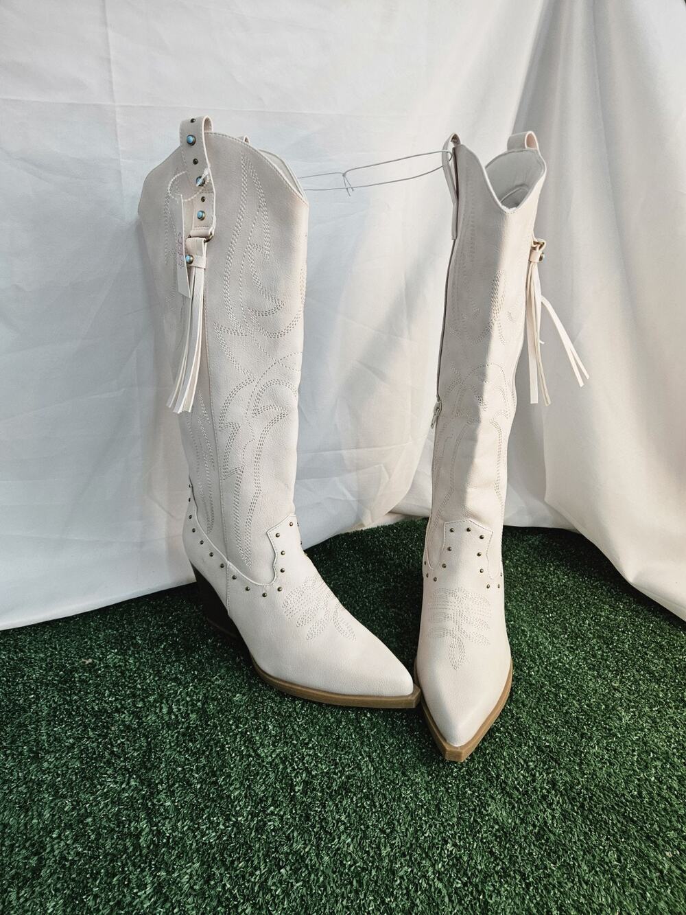 Sugar Tall Nails Studs White Western Cowboy Boots Women’s Size 9.5 NEW